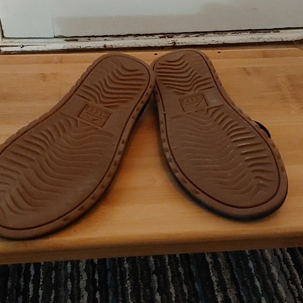 Reef Sandals - Picture 2 of 2
